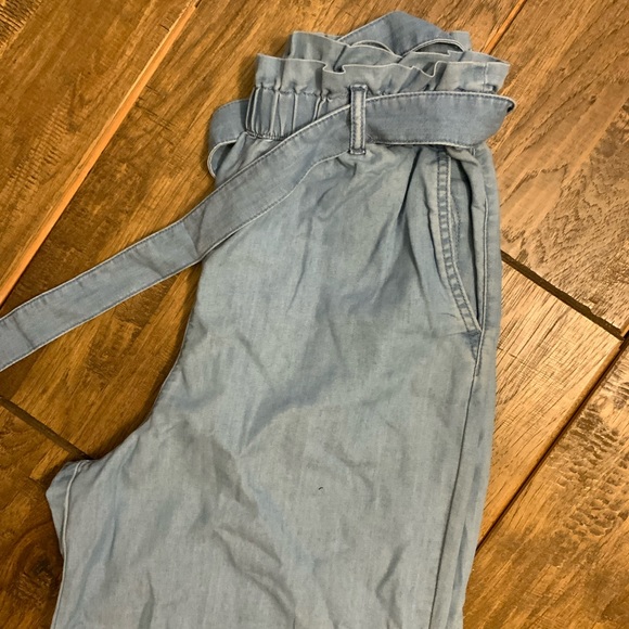 7 Denim girlfriend fit wide leg pants. Size 4 - Picture 2 of 5